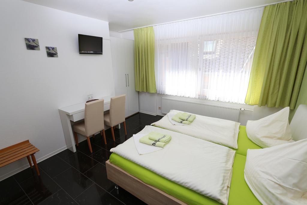 צל אן דר מוזל Gaestehaus Am Roemerbad מראה חיצוני תמונה