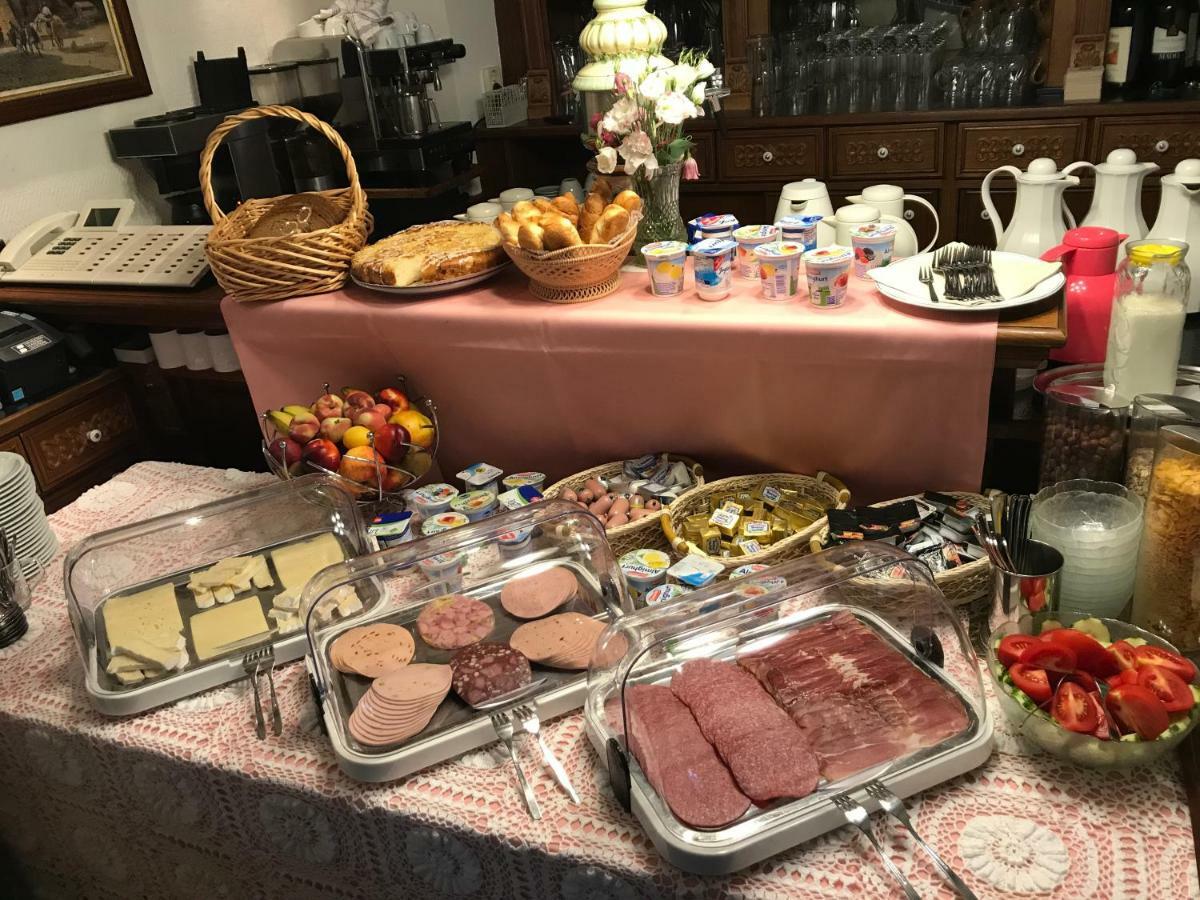 צל אן דר מוזל Gaestehaus Am Roemerbad מראה חיצוני תמונה